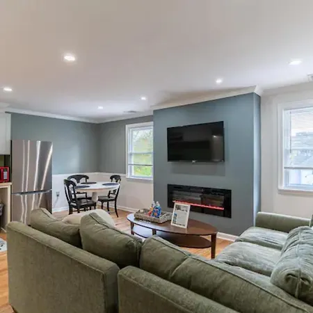 H4 2Bd Apartment W Indoor Fireplace